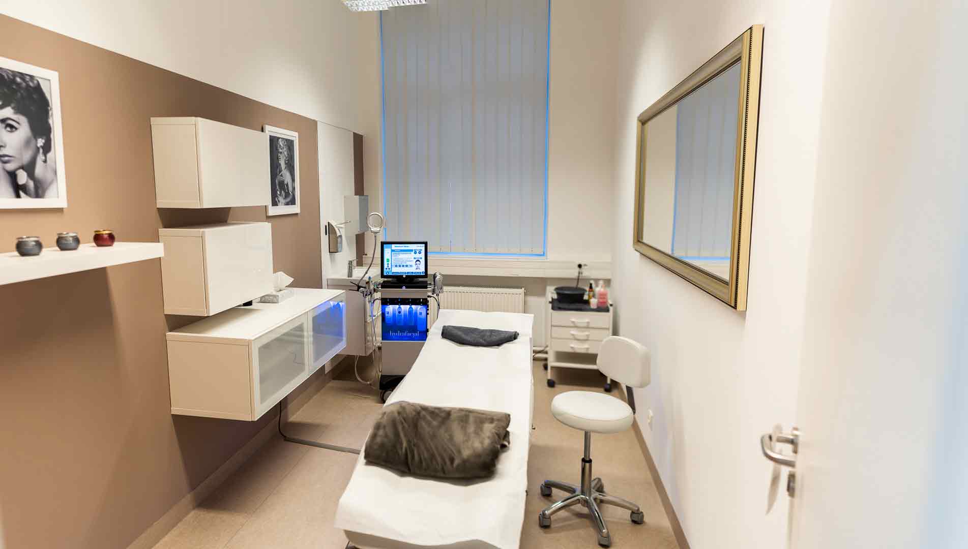 Behandlungsraum bei Medaesthetics in Wien